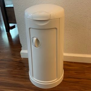 Great condition! Diaper pail